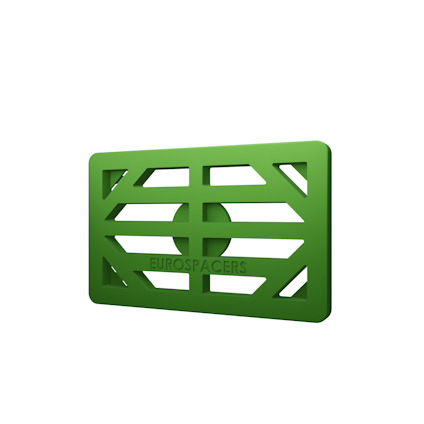 Rektangulär, grön pallningsbricka med utskuret mönster och texten "EUROSPACERS".