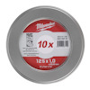 Rund metallbehållare med etikett i mitten märkt "Milwaukee" och "10x" samt information om kapskivans dimensioner.