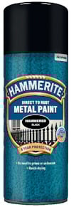 Sprayburk med etikett: "Hammerite, Direct to Rust Metal Paint, Hammered Black."
