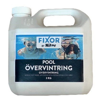 Klar plastbehållare med etiketten "FIXOR by Nitor Pool Övervintring Övervintring" och bild på två simmande personer.