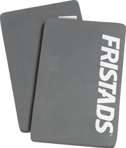 Två gråa knäskydd med vit text "FRISTADS" på ena skyddet.