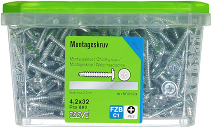 Plastförpackning med metallskruvar, etikett texter inkluderar: Montageskruv 4,2x32, 800 st, Essve.