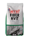 Förpackning med vit putsbruk "Hey'di Fiber Hvit" 20 kg, med nordiska flaggan och illustrationsbilder på applicering.