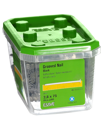 Transparent plastbehållare med grön lock, innehållande 240 räfflade spikar, 2,8 x 75 mm, från ESSVE.