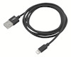 Svart USB-kabel med en standard USB-A-kontakt i ena änden och en Lightning-kontakt i den andra.